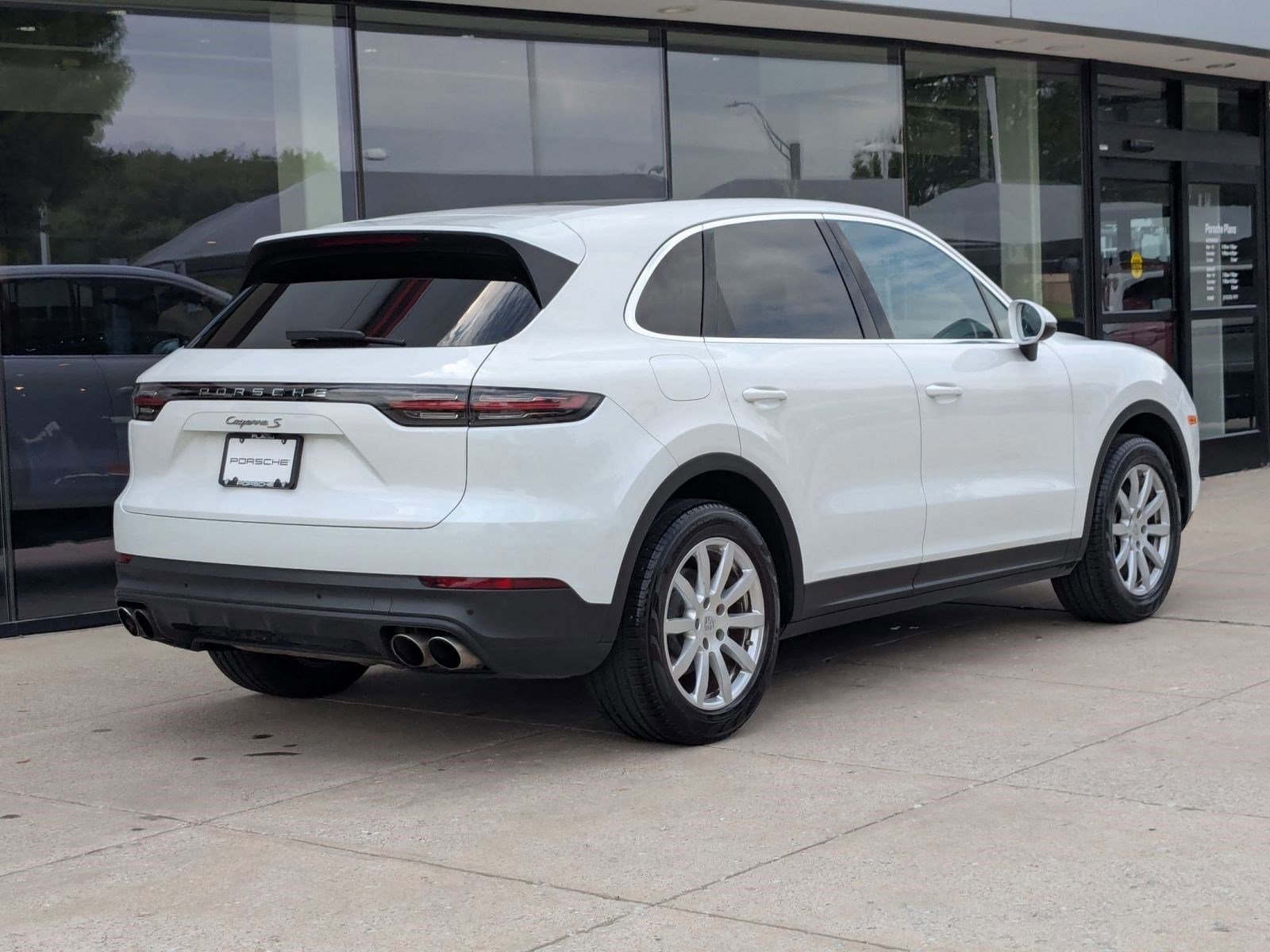 Used 2019 Porsche Cayenne S image 9
