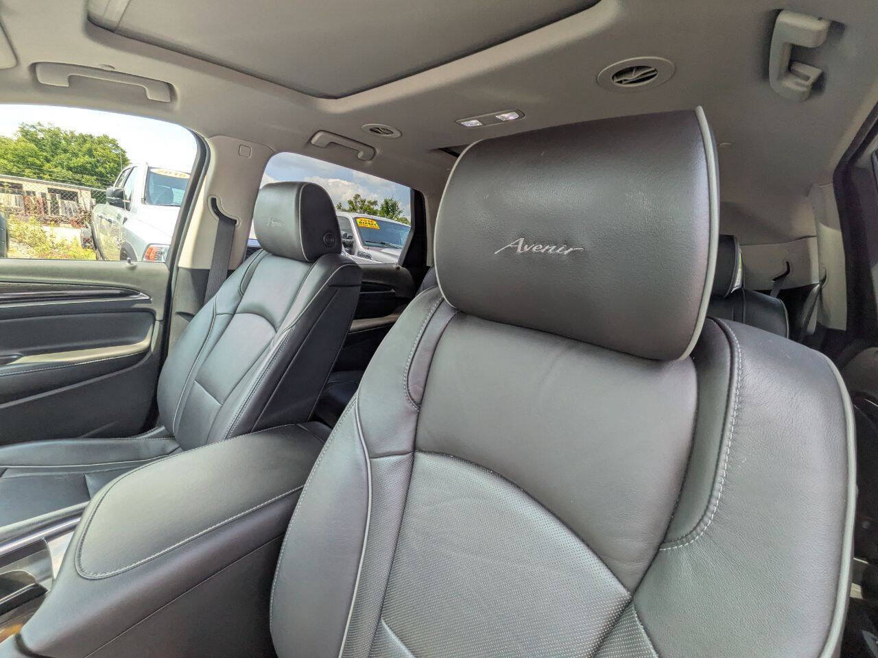 Used 2020 Buick Enclave Avenir w/ Avenir Technology Package AWD/4WD image 11
