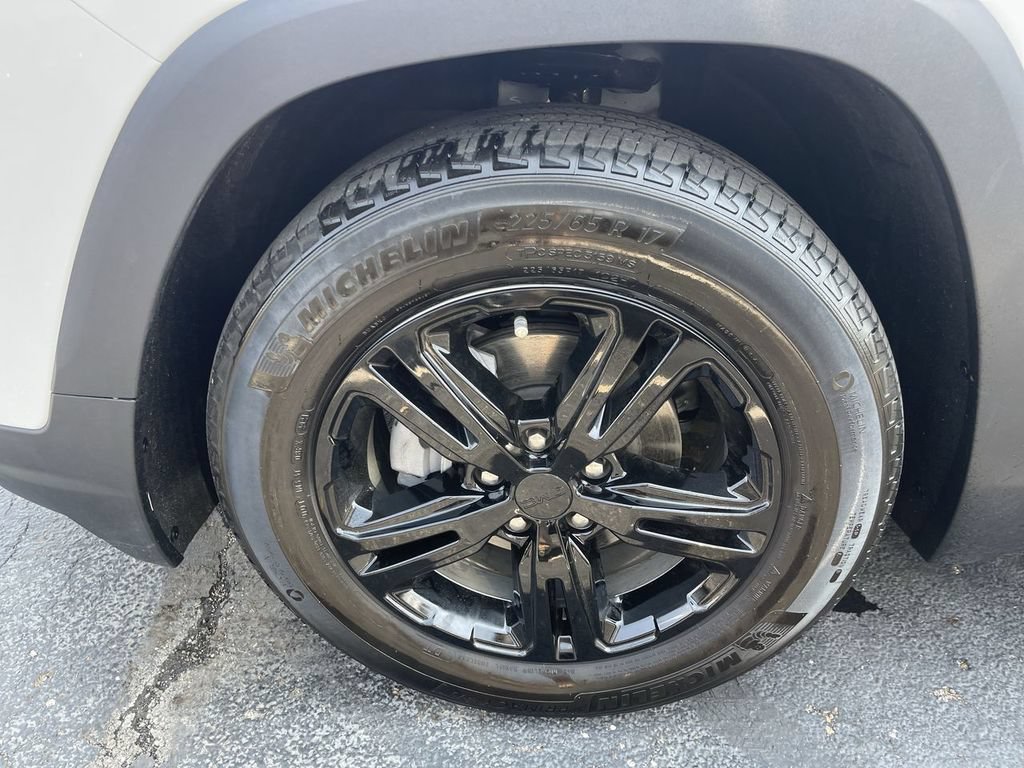 Used 2022 GMC Terrain SLE w/ Driver Convenience Package FWD image 2