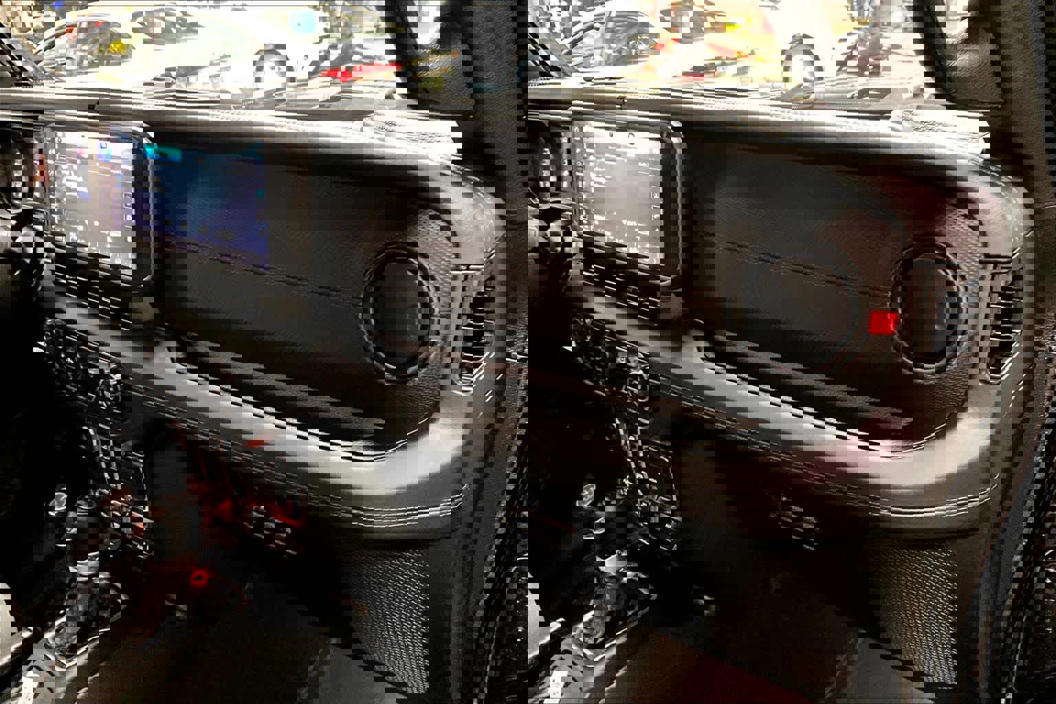 Used 2024 Jeep Wrangler Unlimited Rubicon image 17