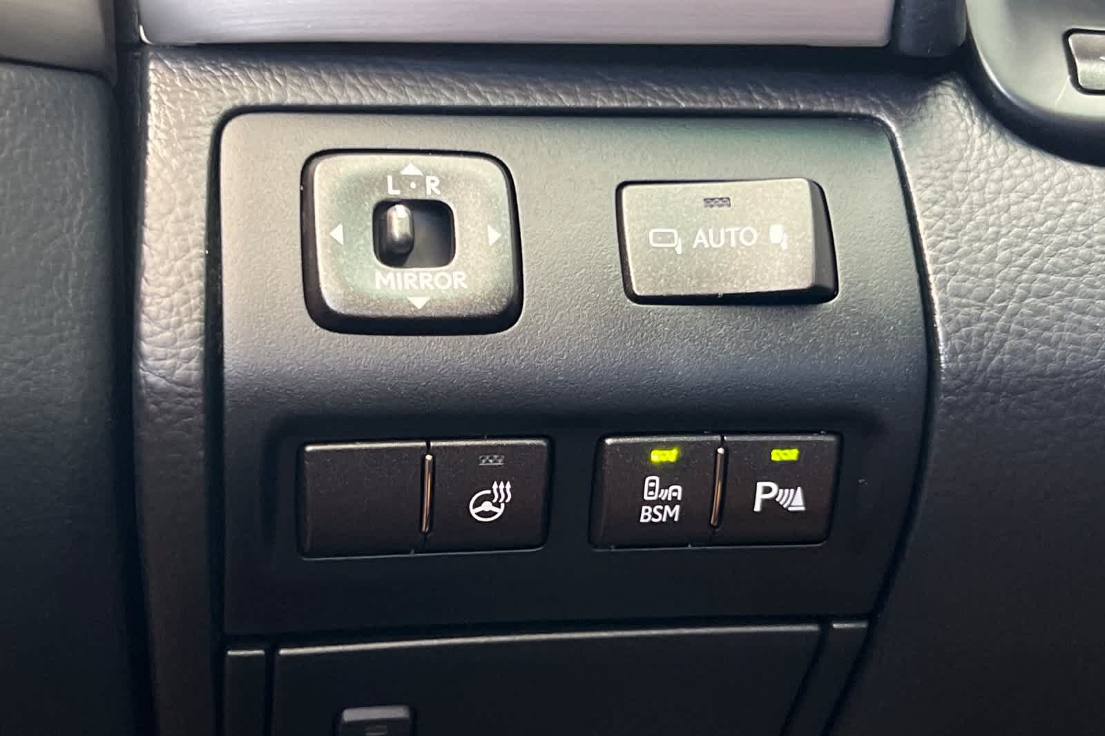 Used 2014 Lexus LS 460 w/ Comfort Package RWD image 31