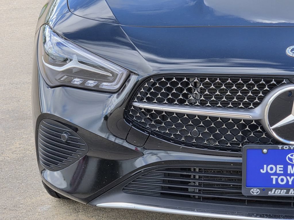 Used 2025 Mercedes-Benz CLA 250 4MATIC w/ Exclusive Package image 5