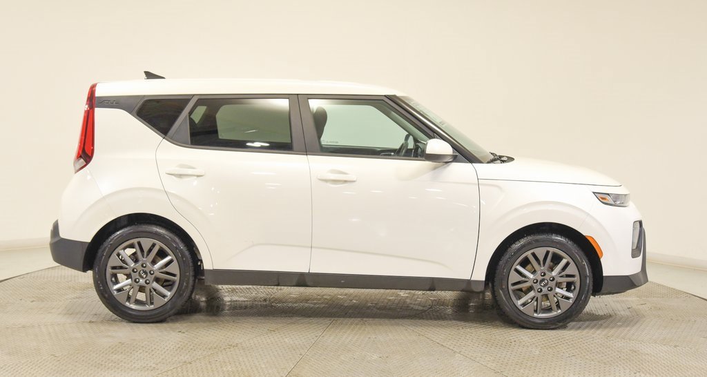 Used 2021 Kia Soul S image 12