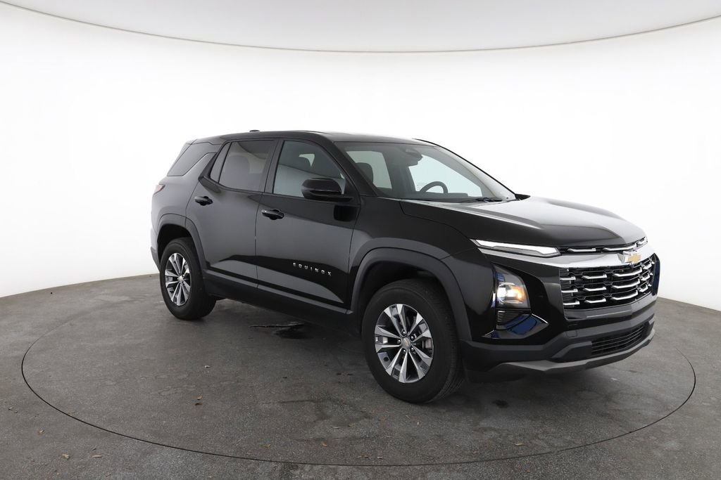 Used 2025 Chevrolet Equinox LT image 2