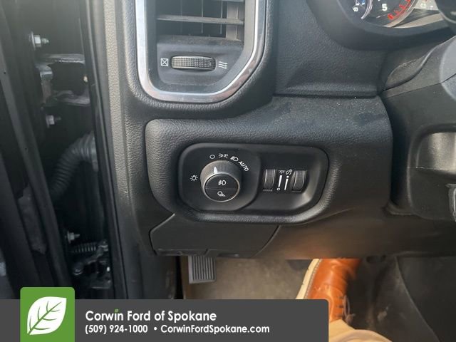 Used 2024 RAM 3500 Laramie image 13