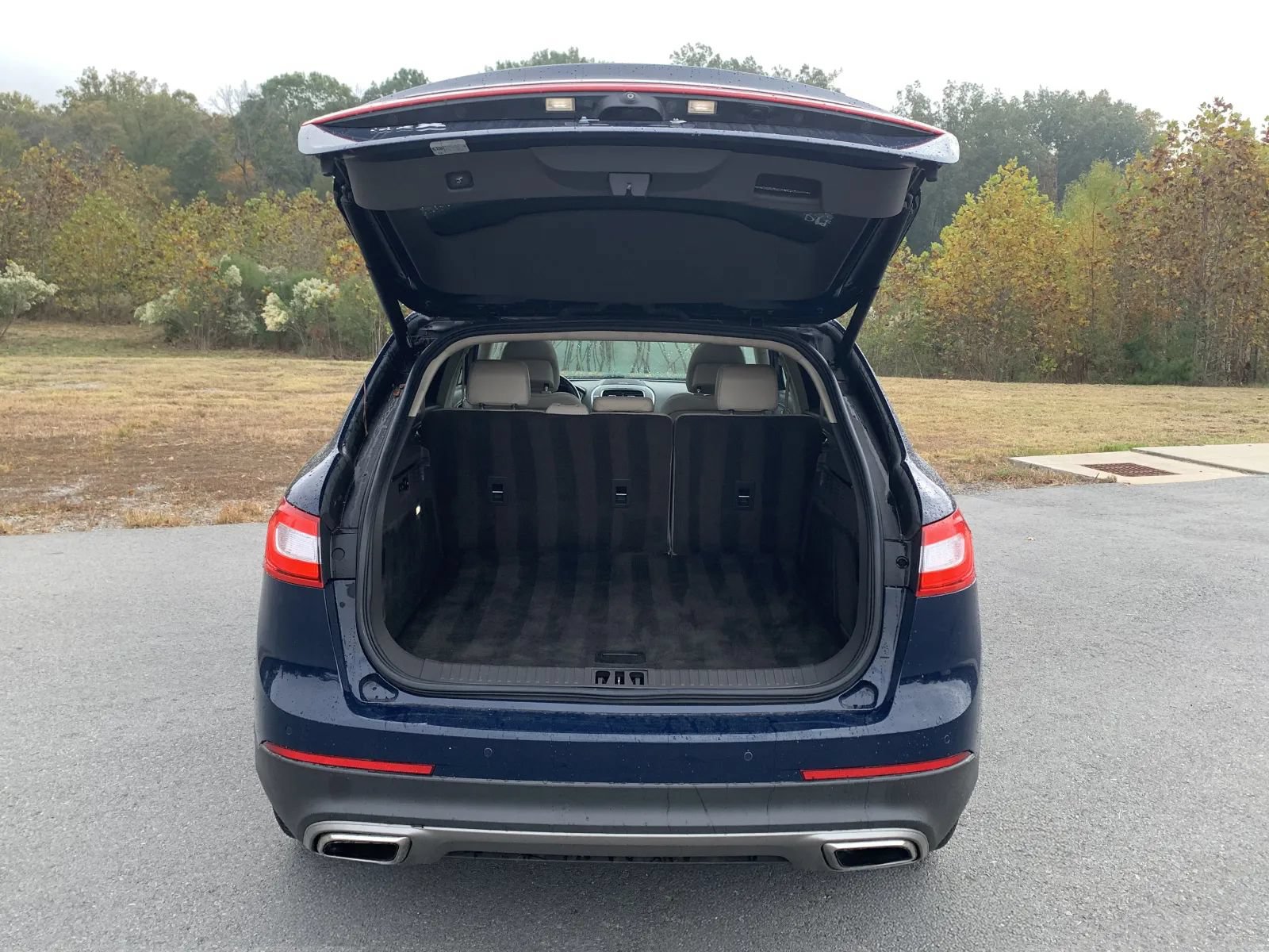 Used 2018 Lincoln MKX Reserve w/ Driver Assistance Package FWD image 9