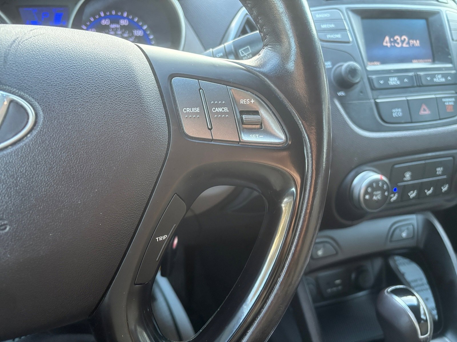 Used 2015 Hyundai Tucson SE image 23