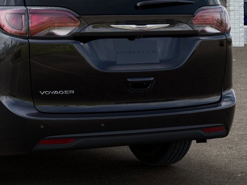 Used 2026 Chrysler Voyager LX FWD image 15