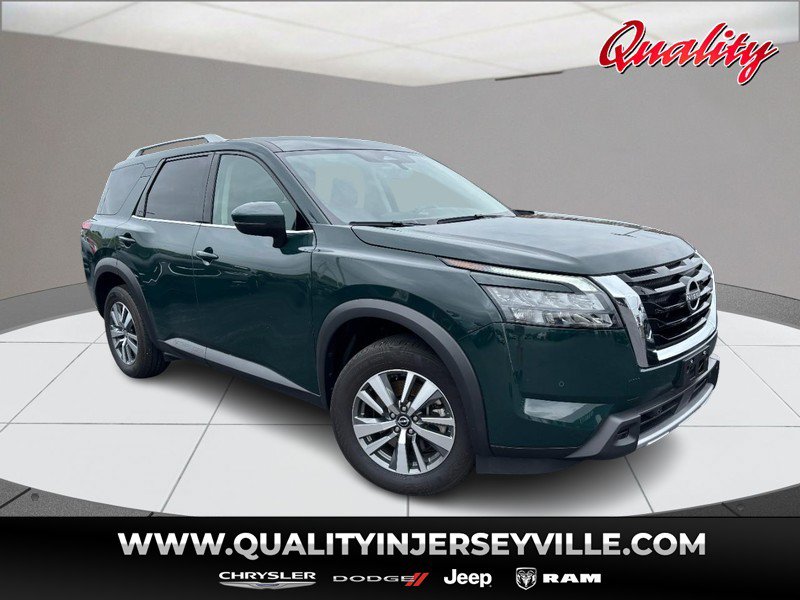Used 2025 Nissan Pathfinder SL AWD/4WD image 1