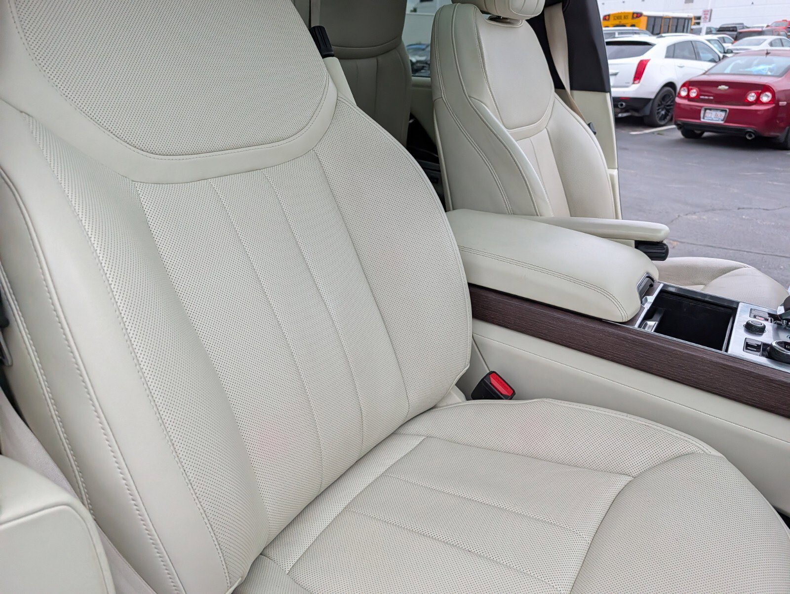 Used 2023 Land Rover Range Rover Long Wheelbase SE AWD/4WD image 23