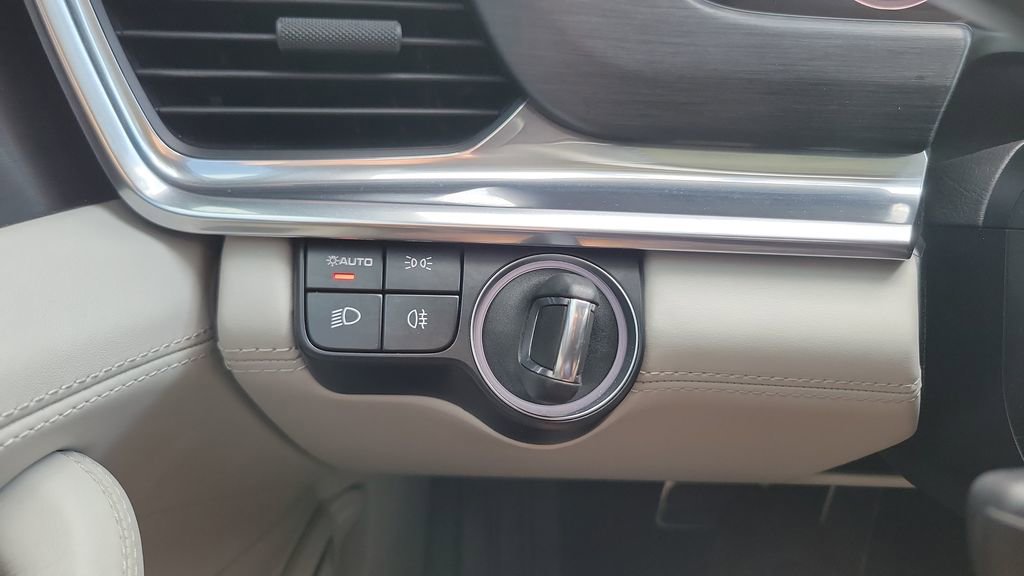 Used 2022 Porsche Panamera GTS image 29