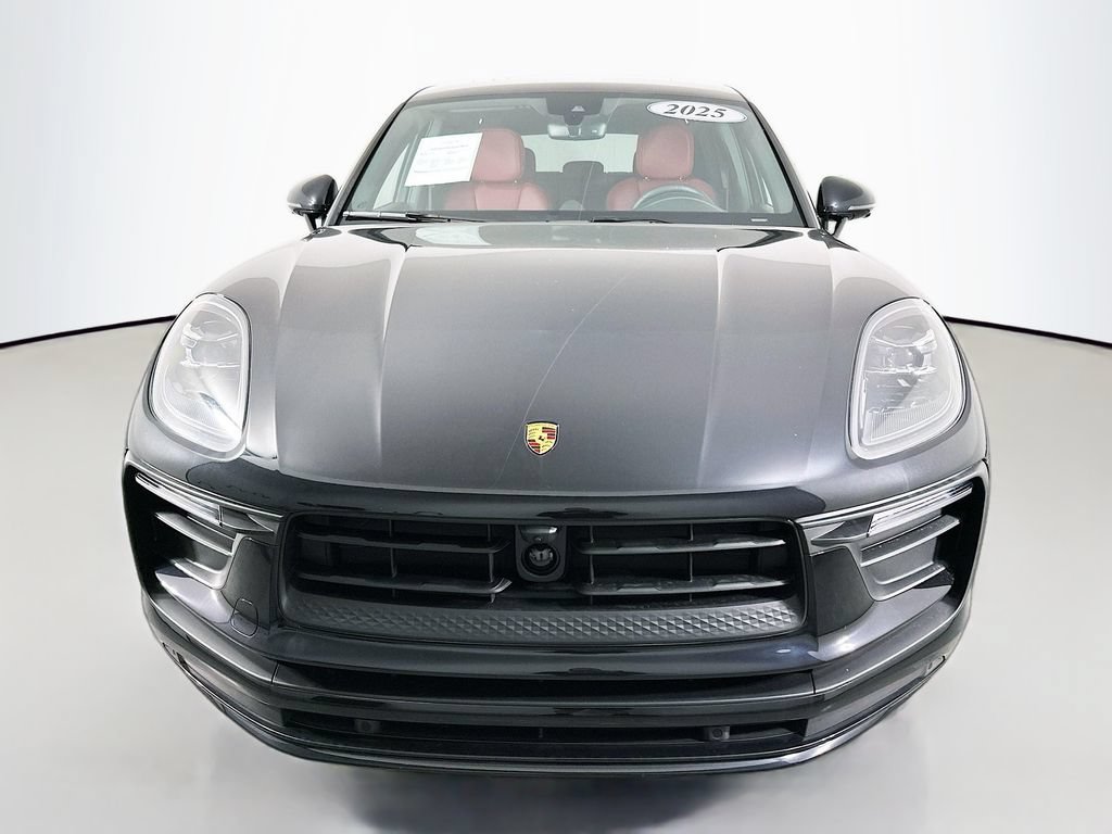 Certified 2025 Porsche Macan AWD/4WD image 6