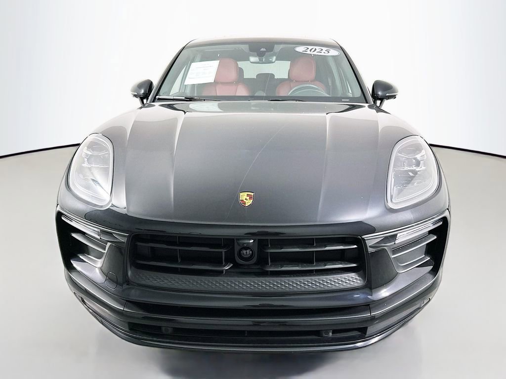 Certified 2025 Porsche Macan AWD/4WD image 6