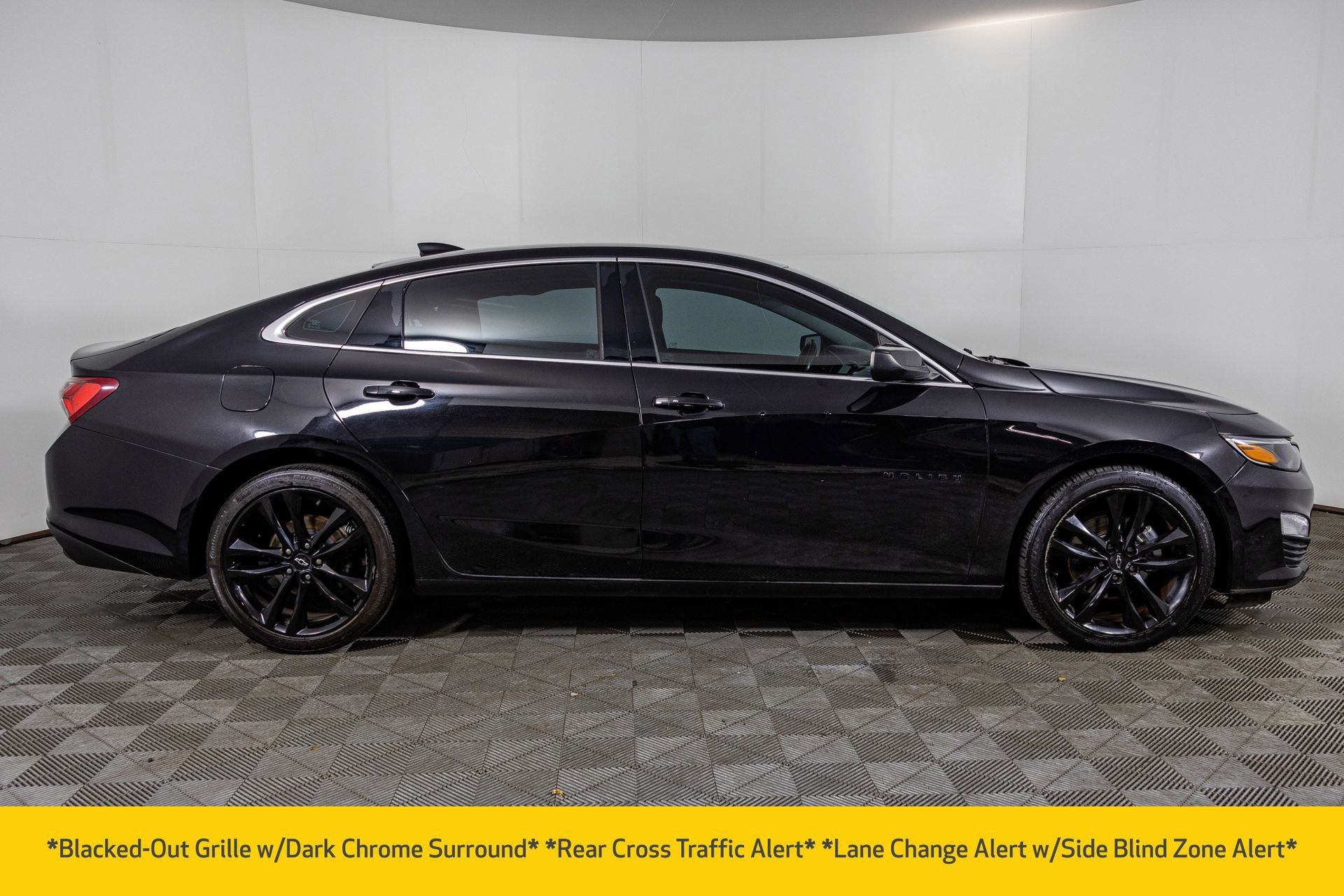 Used 2021 Chevrolet Malibu LT w/ Midnight Edition image 12