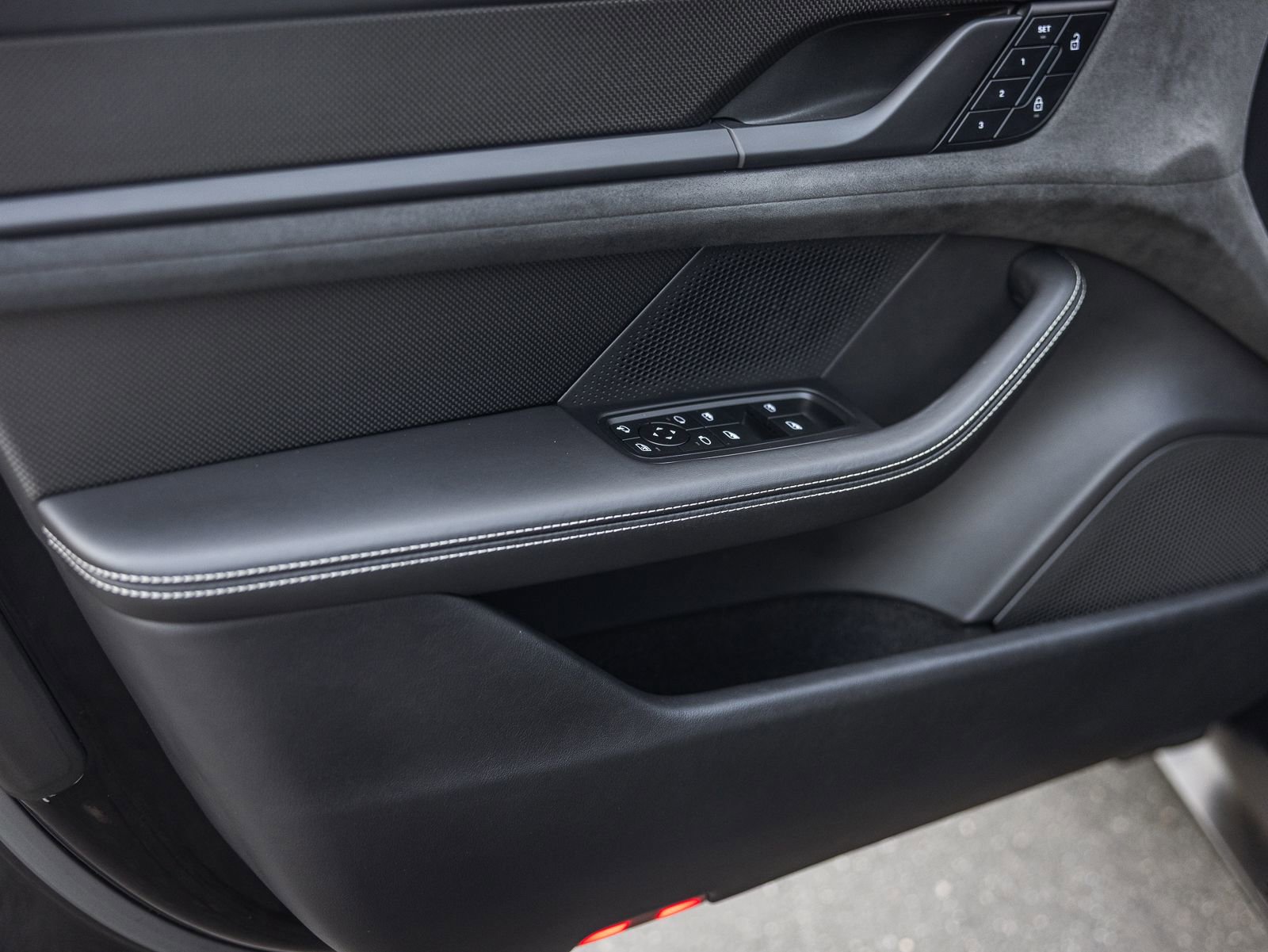 Certified 2023 Porsche Taycan GTS image 14