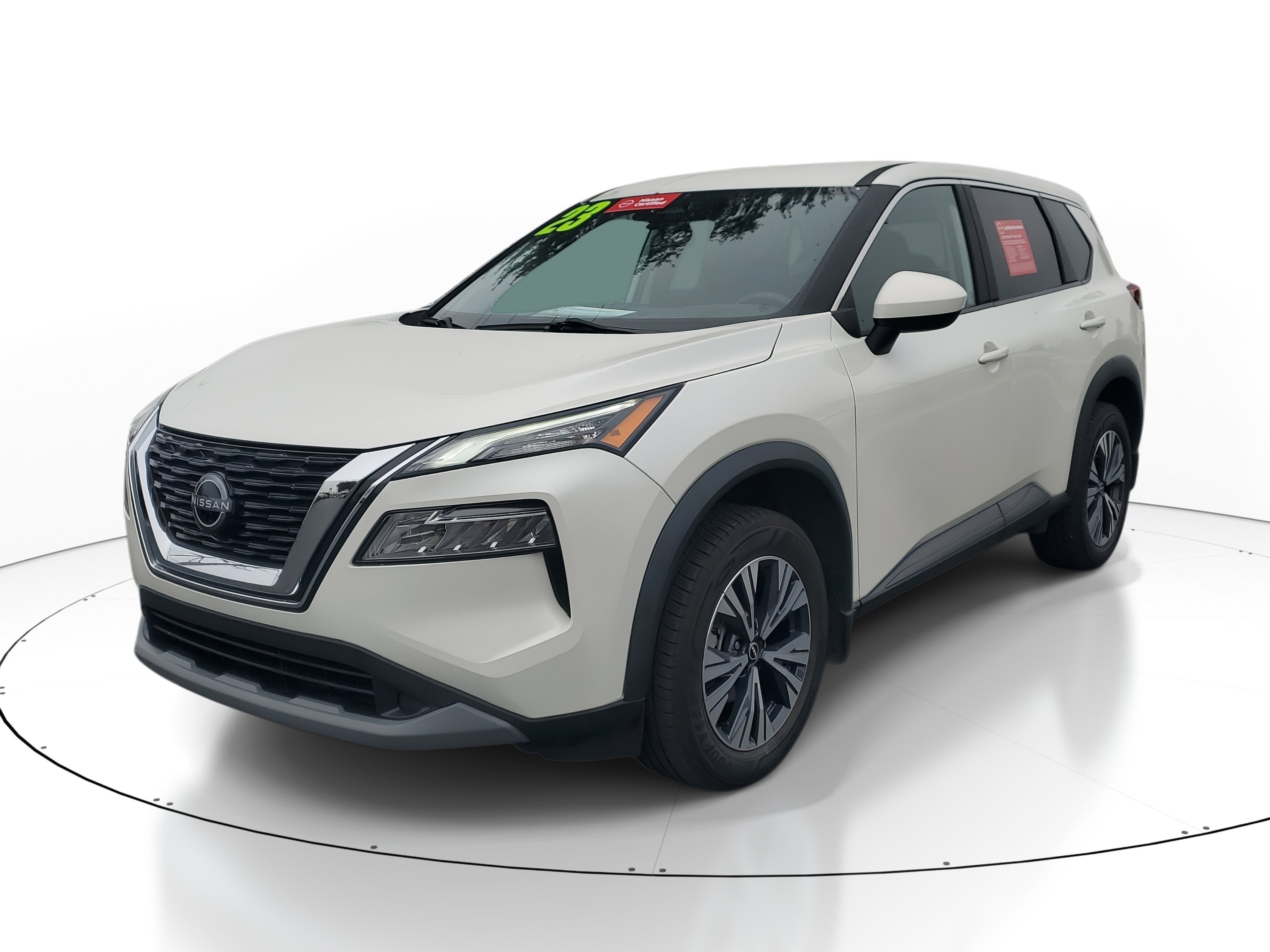 Used 2023 Nissan Rogue SV image 3