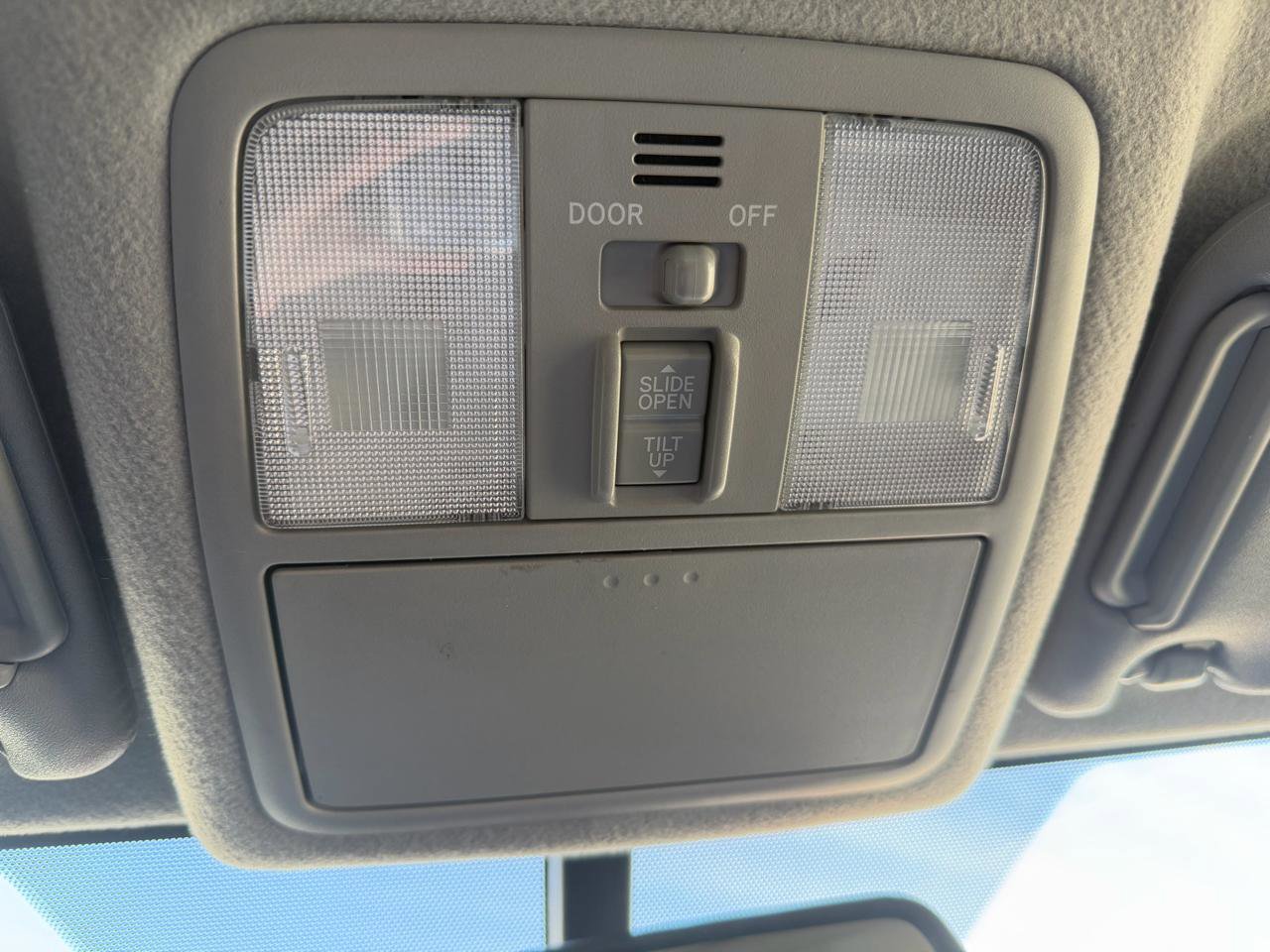 Used 2010 Toyota RAV4 Limited image 11