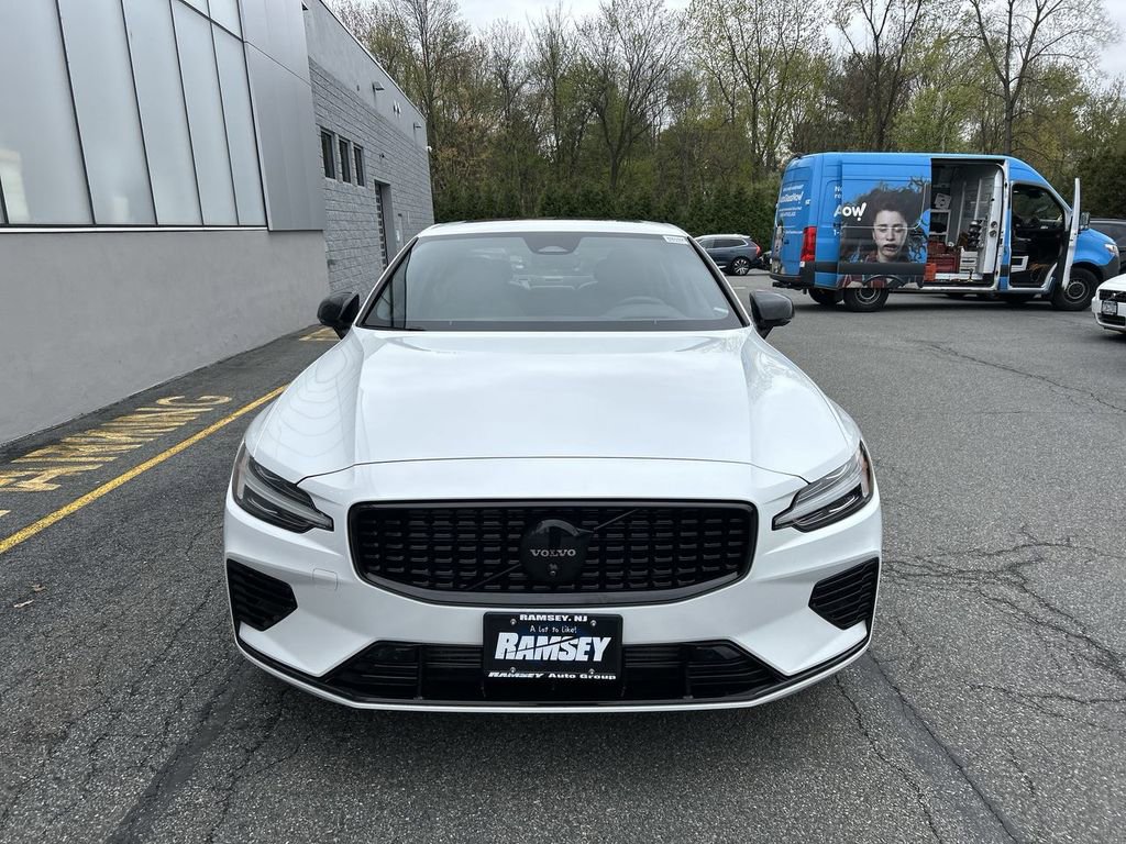Certified 2025 Volvo S60 T8 Ultra AWD/4WD image 3