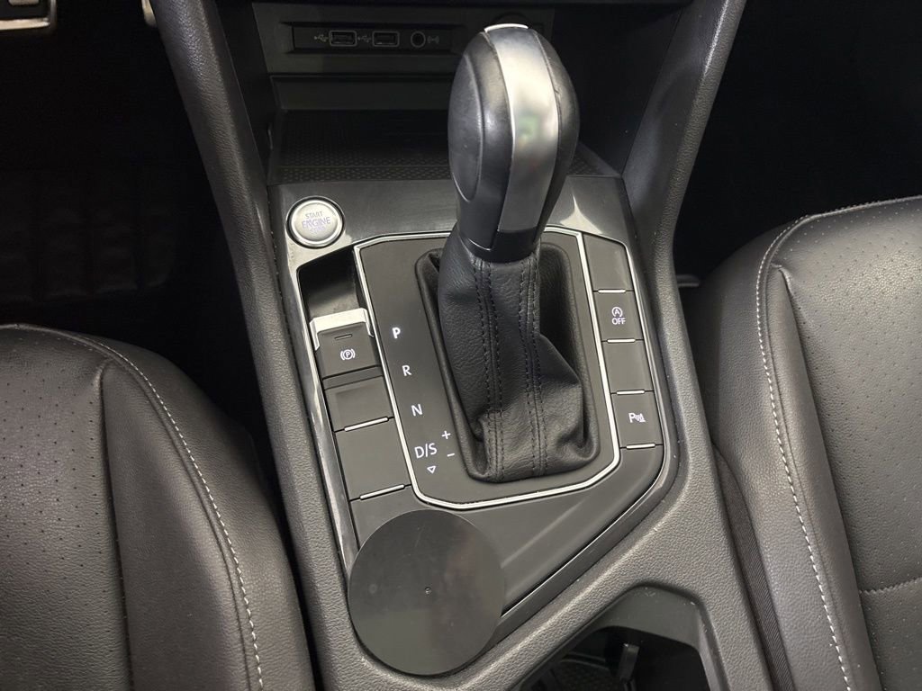 Used 2020 Volkswagen Tiguan SE R-Line image 33
