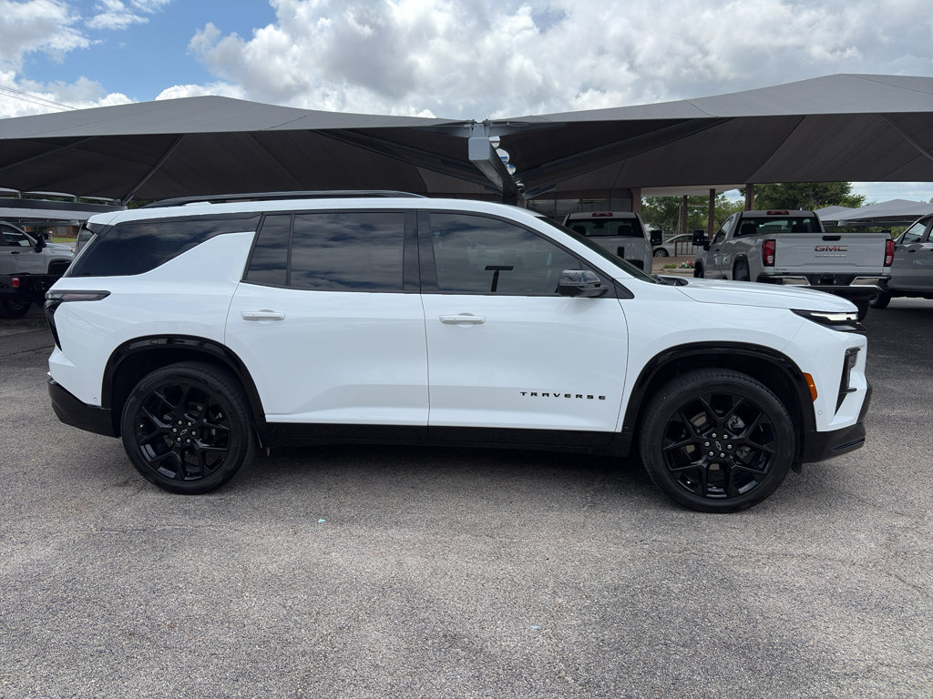 Used 2024 Chevrolet Traverse RS FWD image 4