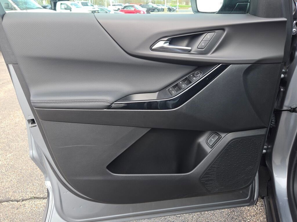 New 2026 Chevrolet Equinox LT w/ Convenience Package II FWD image 20