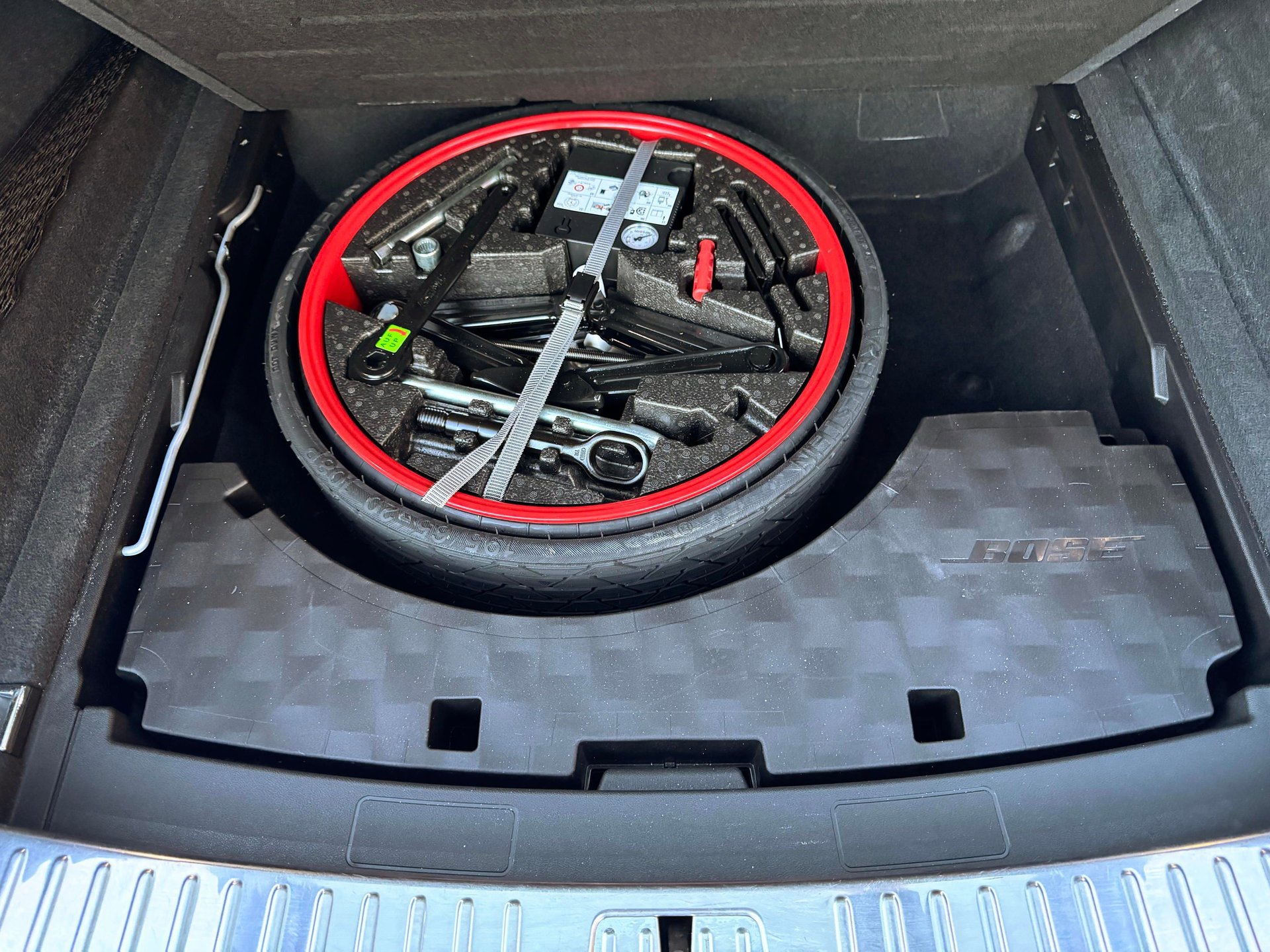 Used 2019 Porsche Cayenne image 25