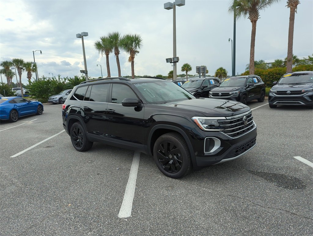 New 2025 Volkswagen Atlas SE image 2