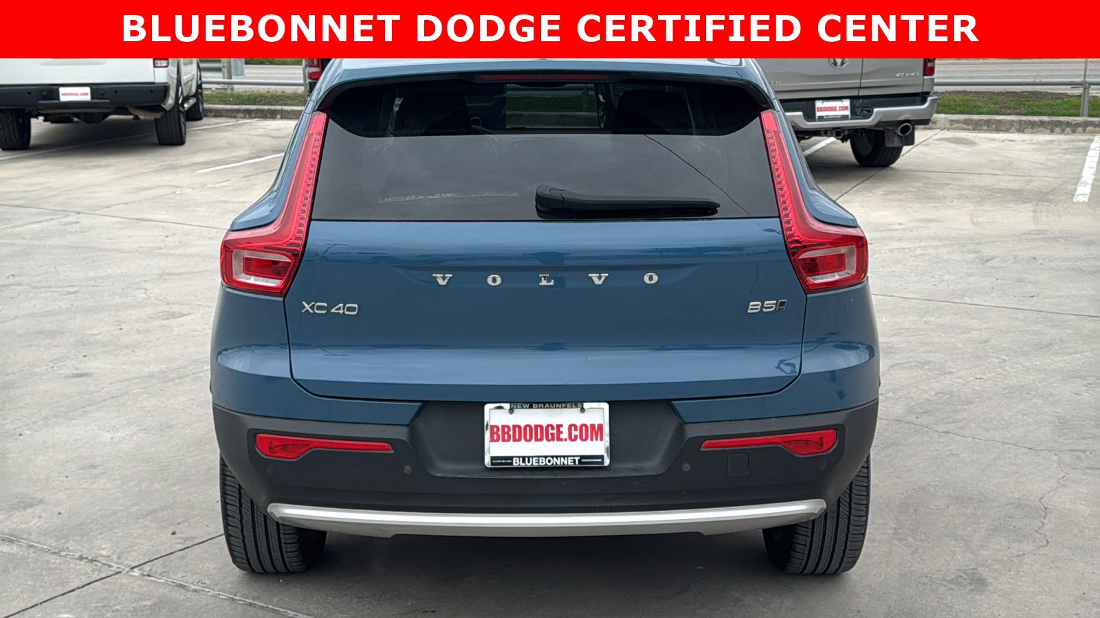 Used 2023 Volvo XC40 B5 Plus w/ Protection Package Premier image 6