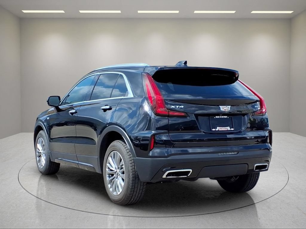 Used 2024 Cadillac XT4 Premium Luxury FWD image 6