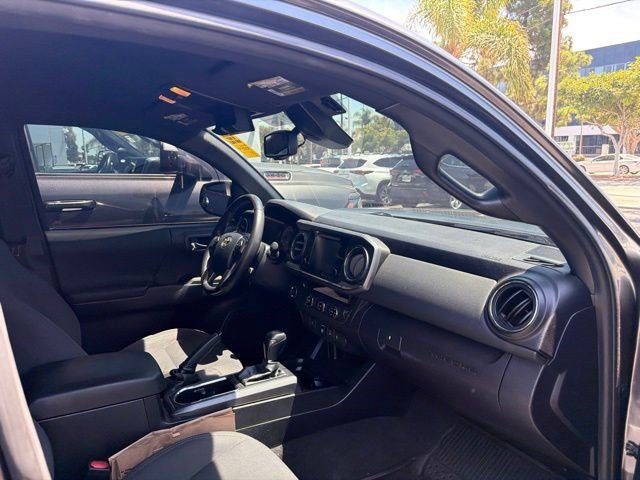 Certified 2018 Toyota Tacoma TRD Off-Road RWD image 13