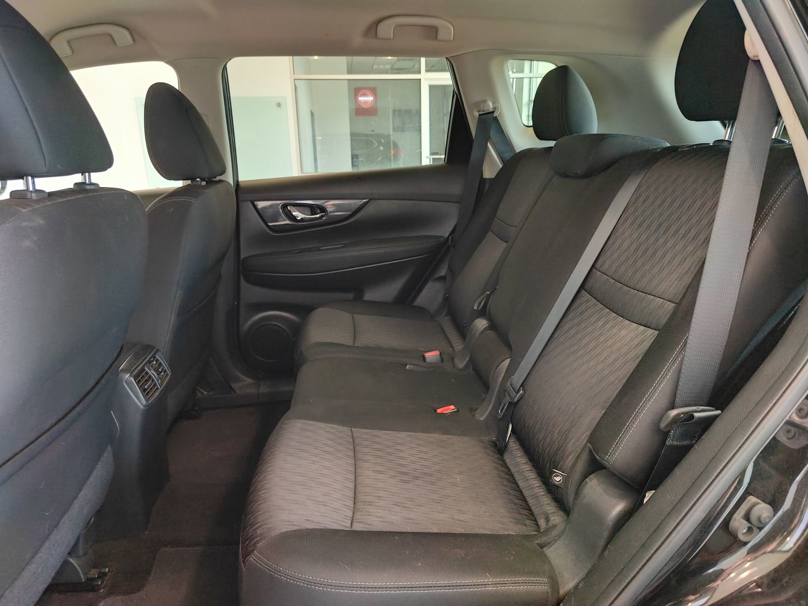Used 2017 Nissan Rogue S w/ S Appearance Package AWD/4WD image 10