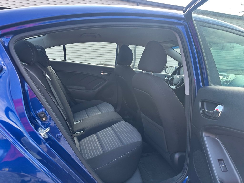Used 2017 Kia Forte S FWD image 9