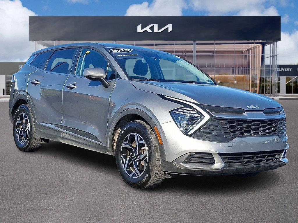 Used 2025 Kia Sportage LX FWD image 1
