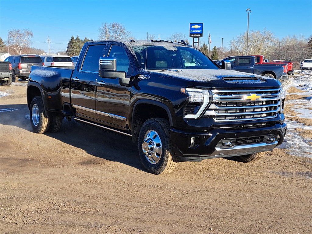 New 2026 Chevrolet Silverado 3500 High Country w/ Technology Package image 2