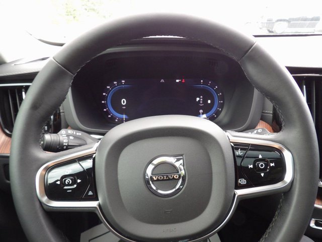 Certified 2024 Volvo XC60 B5 Ultimate w/ Protection Package Premier image 15