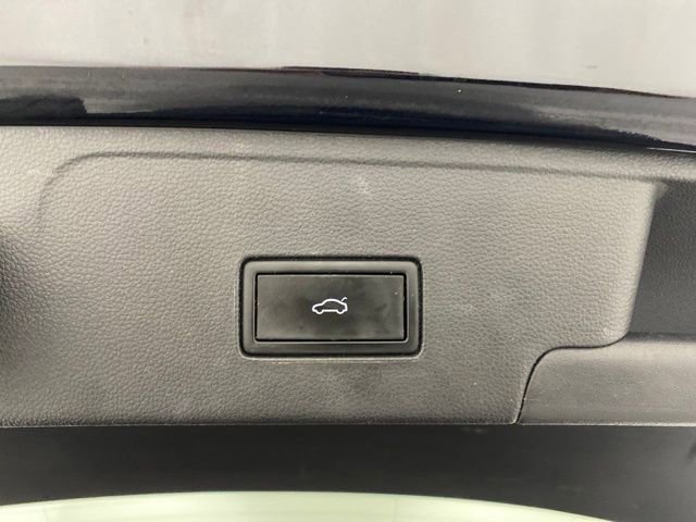 Used 2021 Volkswagen Atlas Cross Sport SEL image 39