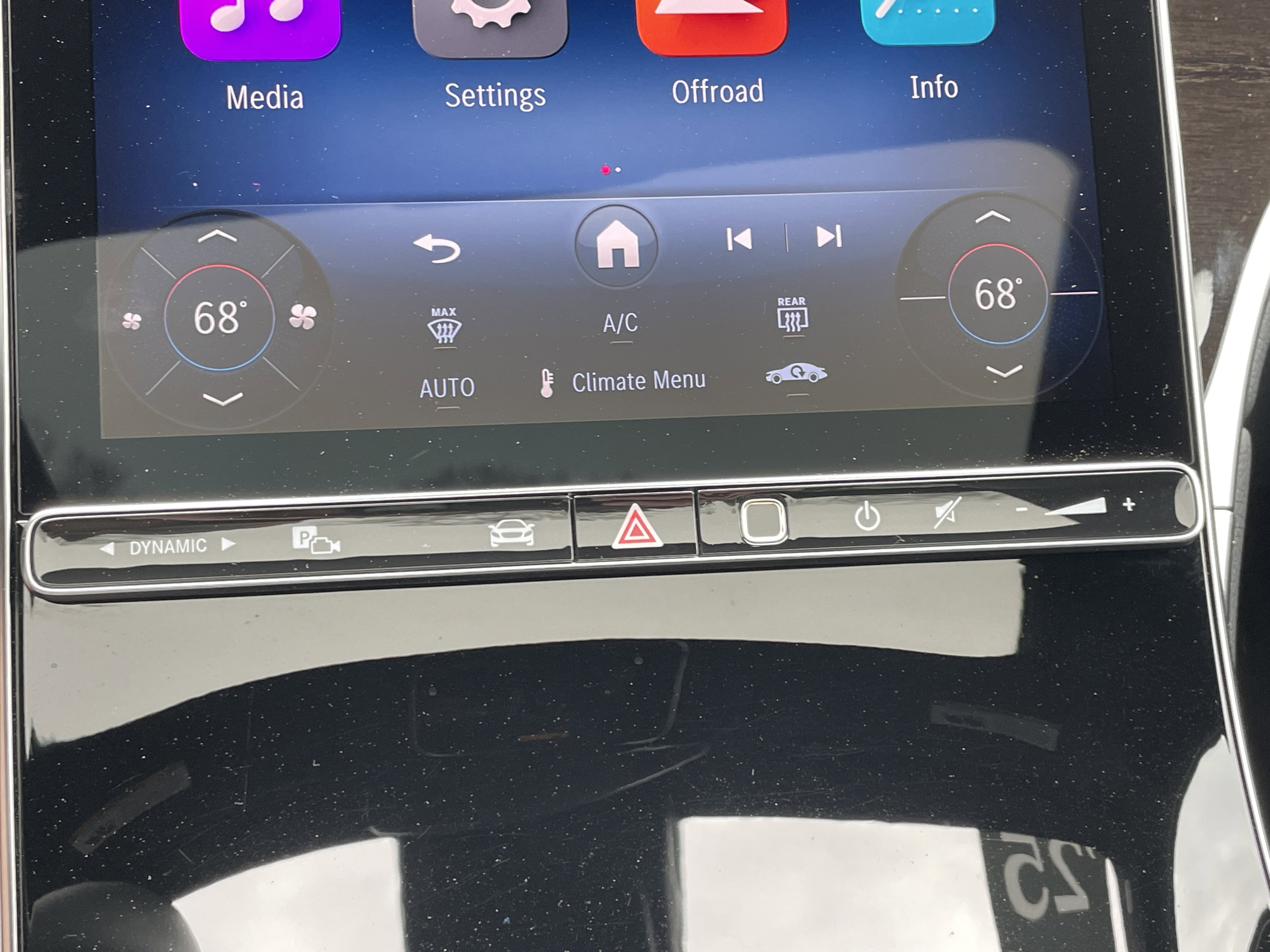 Certified 2025 Mercedes-Benz GLC 300 4MATIC image 34