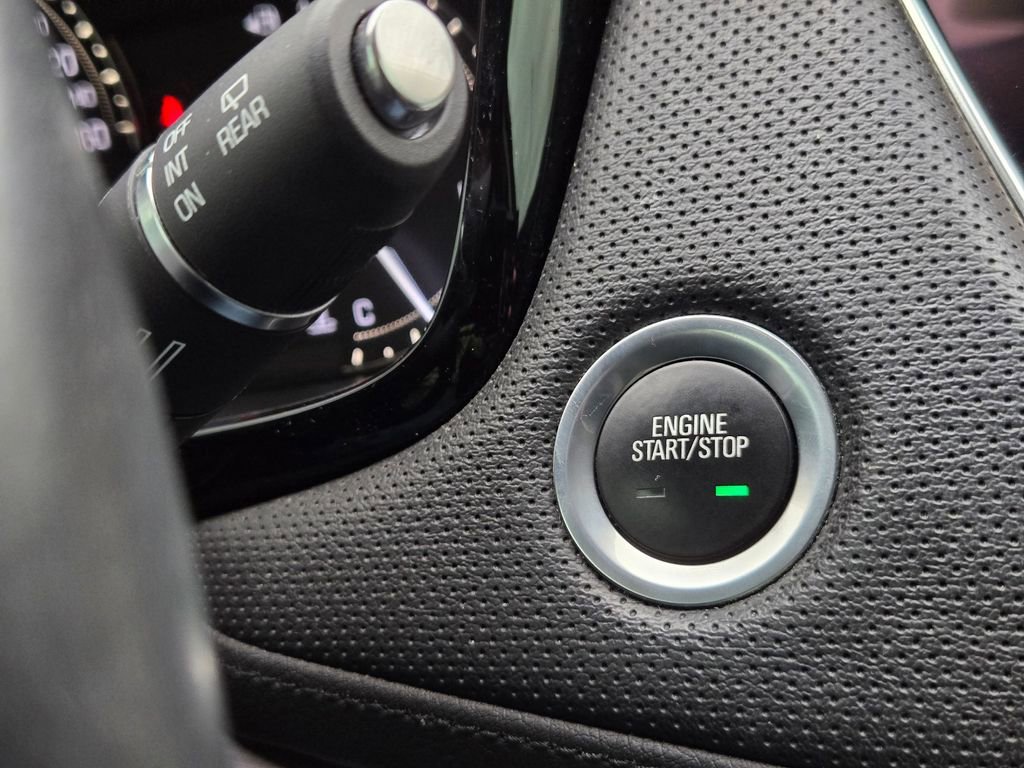 Used 2018 Cadillac XT5 Luxury w/ Driver Awareness Package image 23