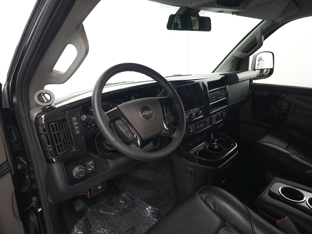 Used 2026 Chevrolet Express 2500 Extended w/ Driver Convenience Package RWD image 8