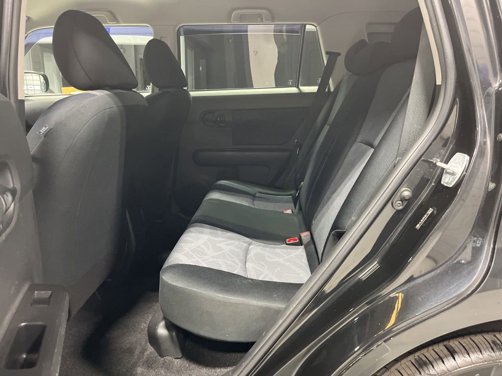 Used 2011 Scion xB FWD image 28