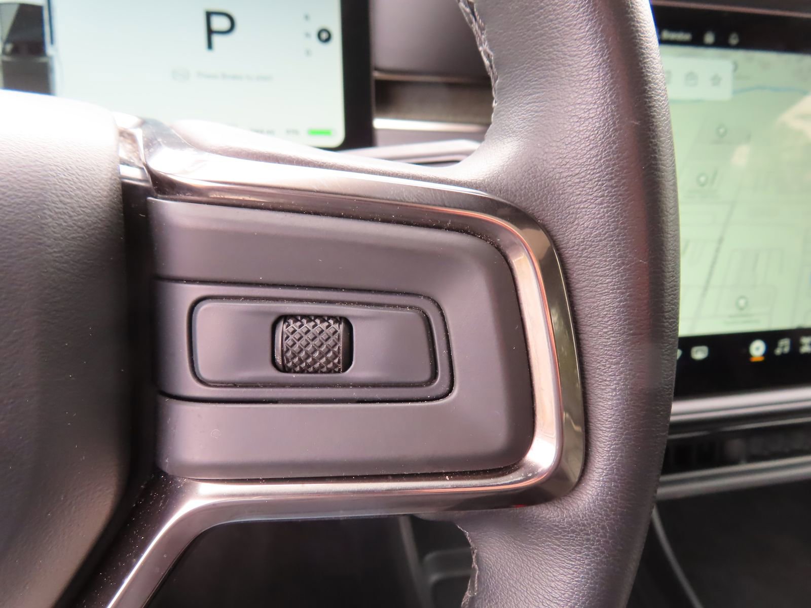 Used 2025 Rivian R1T Adventure AWD/4WD image 22