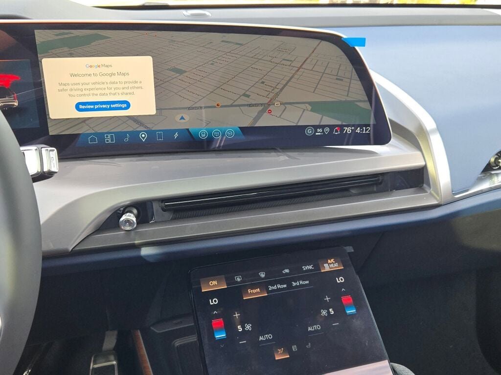 New 2026 Cadillac Vistiq Premium Luxury w/ LPO, Floor Liner Package image 27