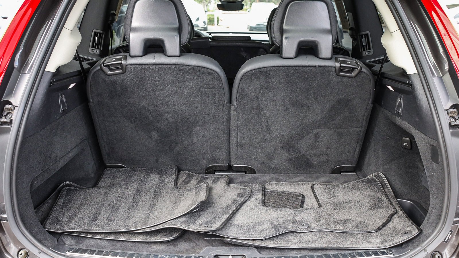 Used 2024 Volvo XC90 B6 Plus image 26