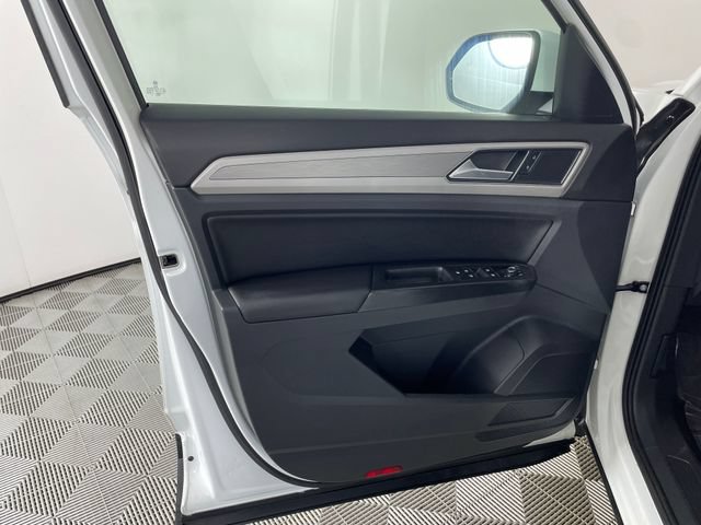 Used 2019 Volkswagen Atlas SE w/ Towing Package AWD/4WD image 16