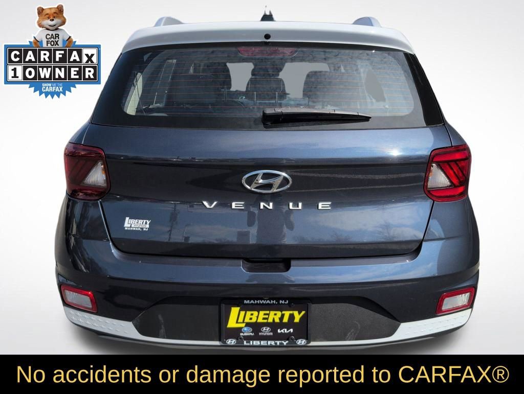 Certified 2021 Hyundai Venue image 5