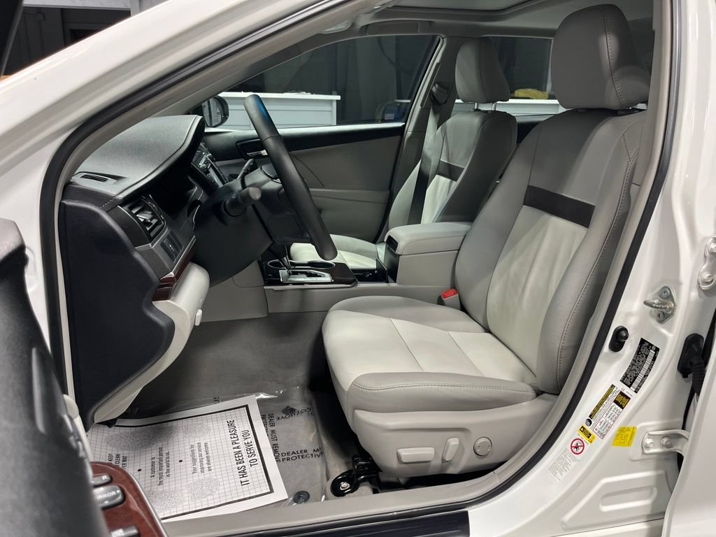 Used 2012 Toyota Camry XLE FWD image 13