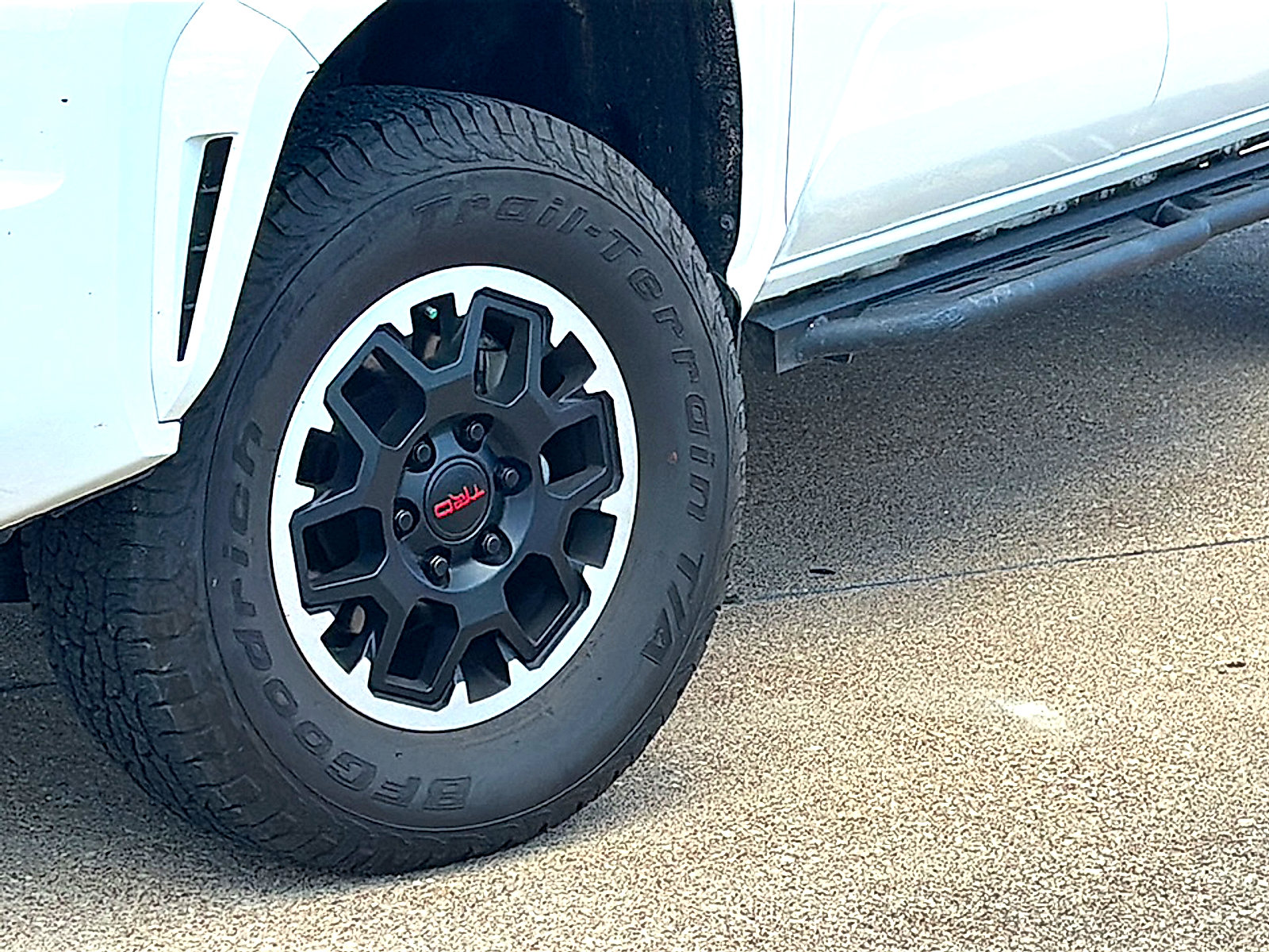 Used 2025 Toyota Tacoma SR RWD image 3