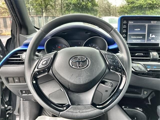 Used 2022 Toyota C-HR XLE image 23
