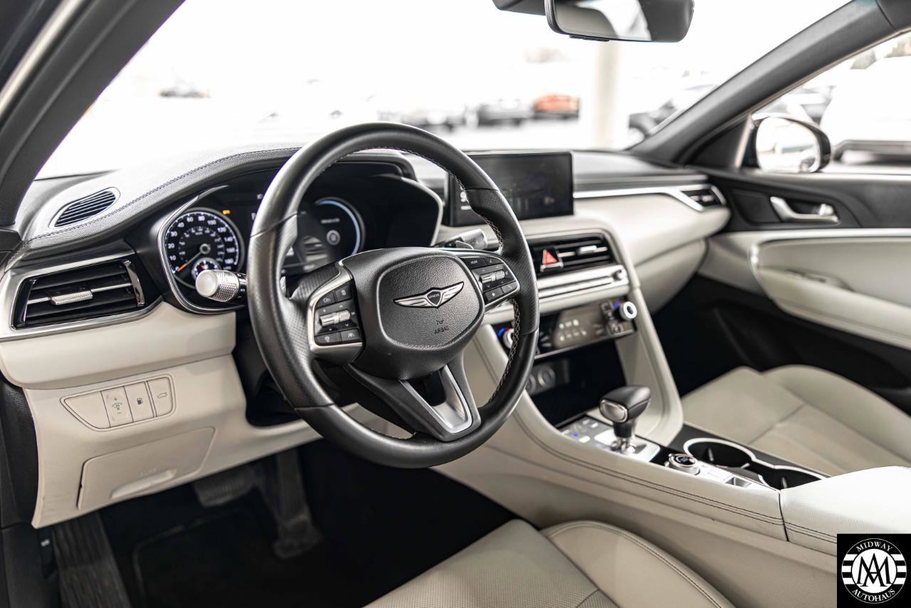 Used 2025 Genesis G70 2.5T RWD image 8