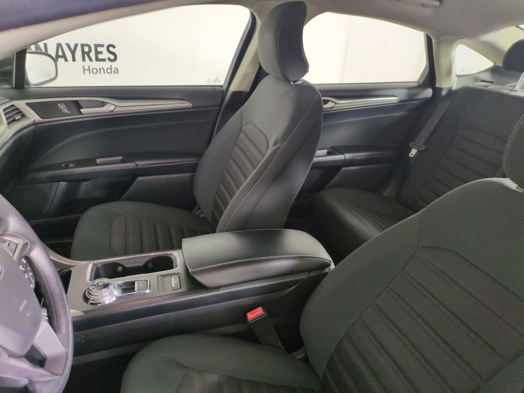 Used 2019 Ford Fusion SE image 11